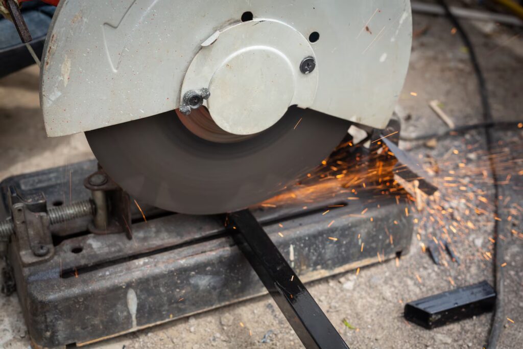 How Blade Sharpening Reduces Recycling Costs